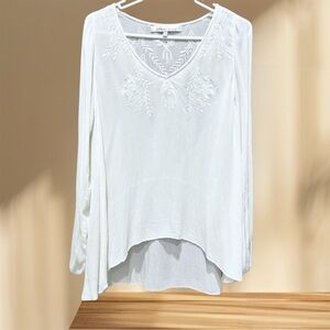 NEW Lovers + Friends Long Sleeve White Embroidered Flowy Split Sleeve Blouse XS